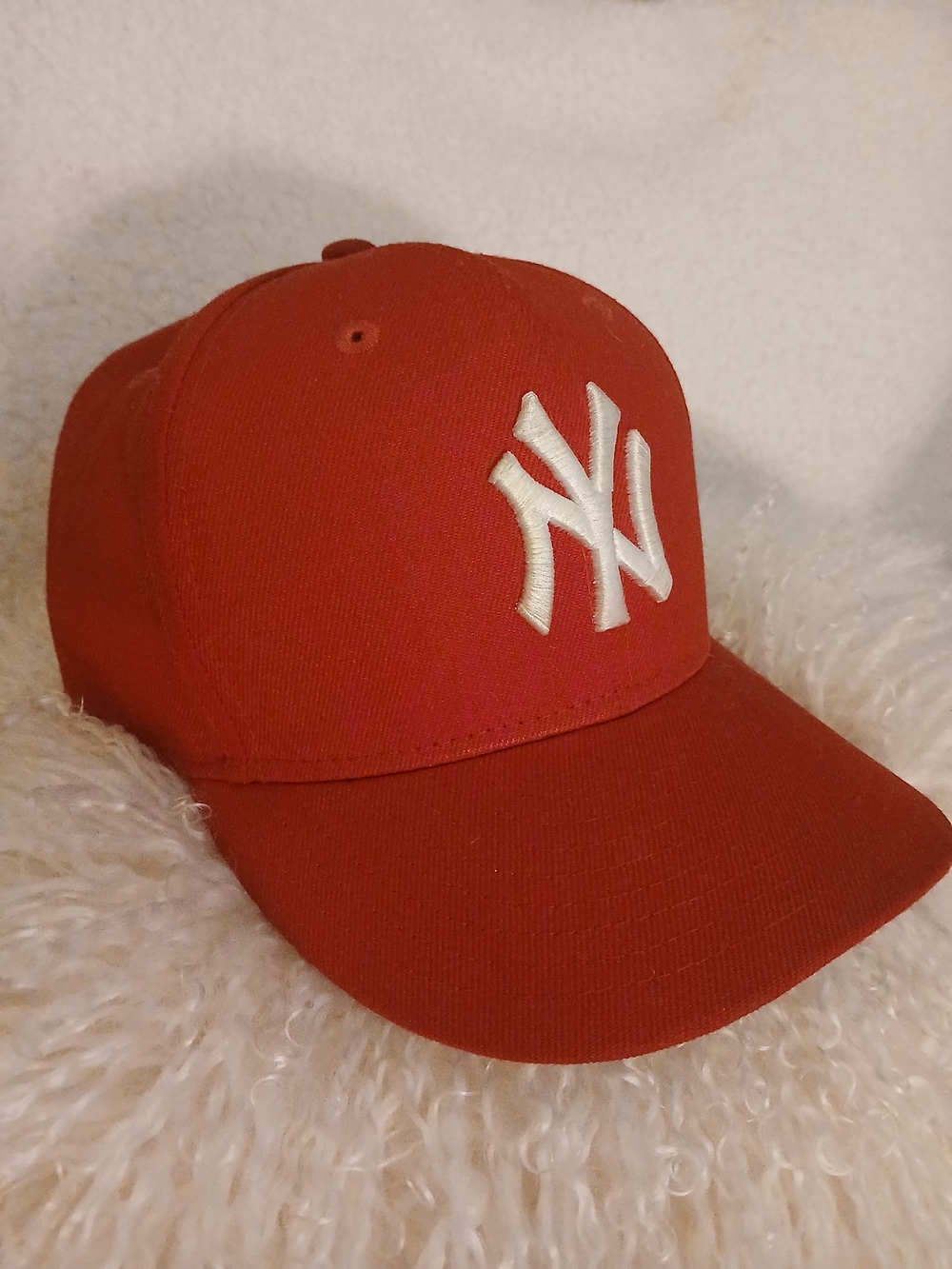 New Era Men's Red Baseball NY Yankees Cap Sz 7 1/4 White Embroidered Logo